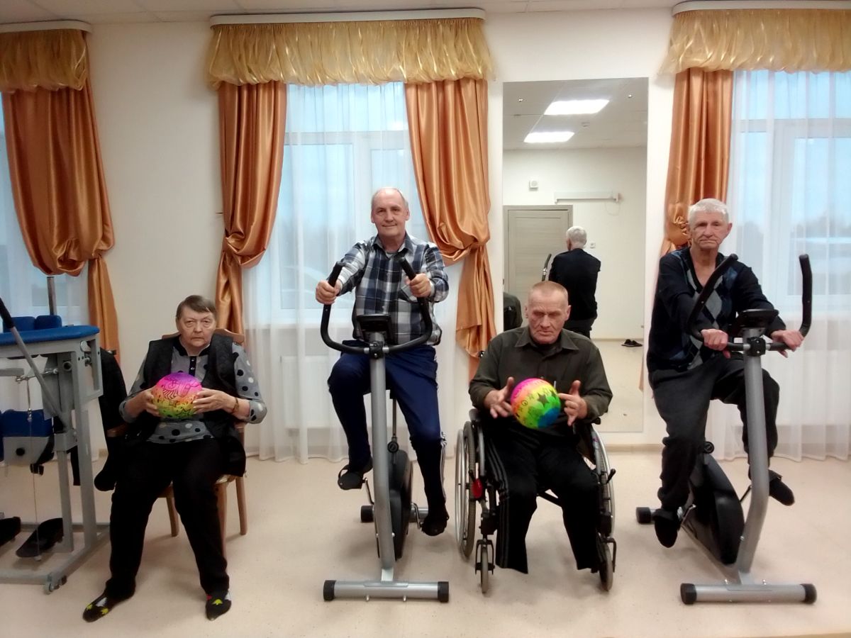 Занятие в кабинете ЛФК